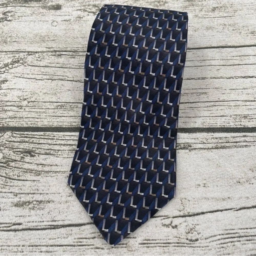 Satel's San Antonio Mens tie j.v richards